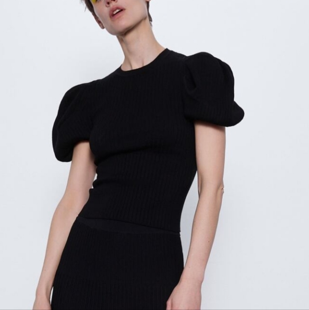 Zara puff sleeves top small